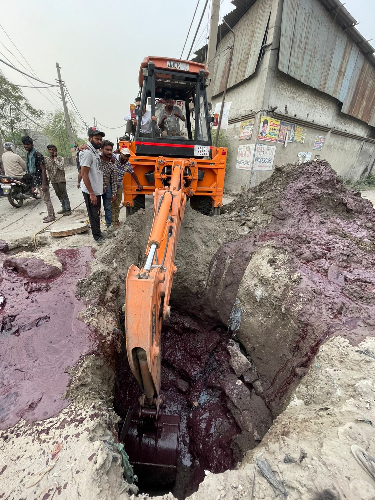 Illegal sewerage connections of 37 dyeing units snapped in Ludhiana