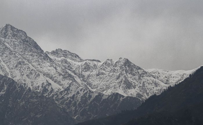 Snowfall at higher reaches, rain lashes parts of Himachal