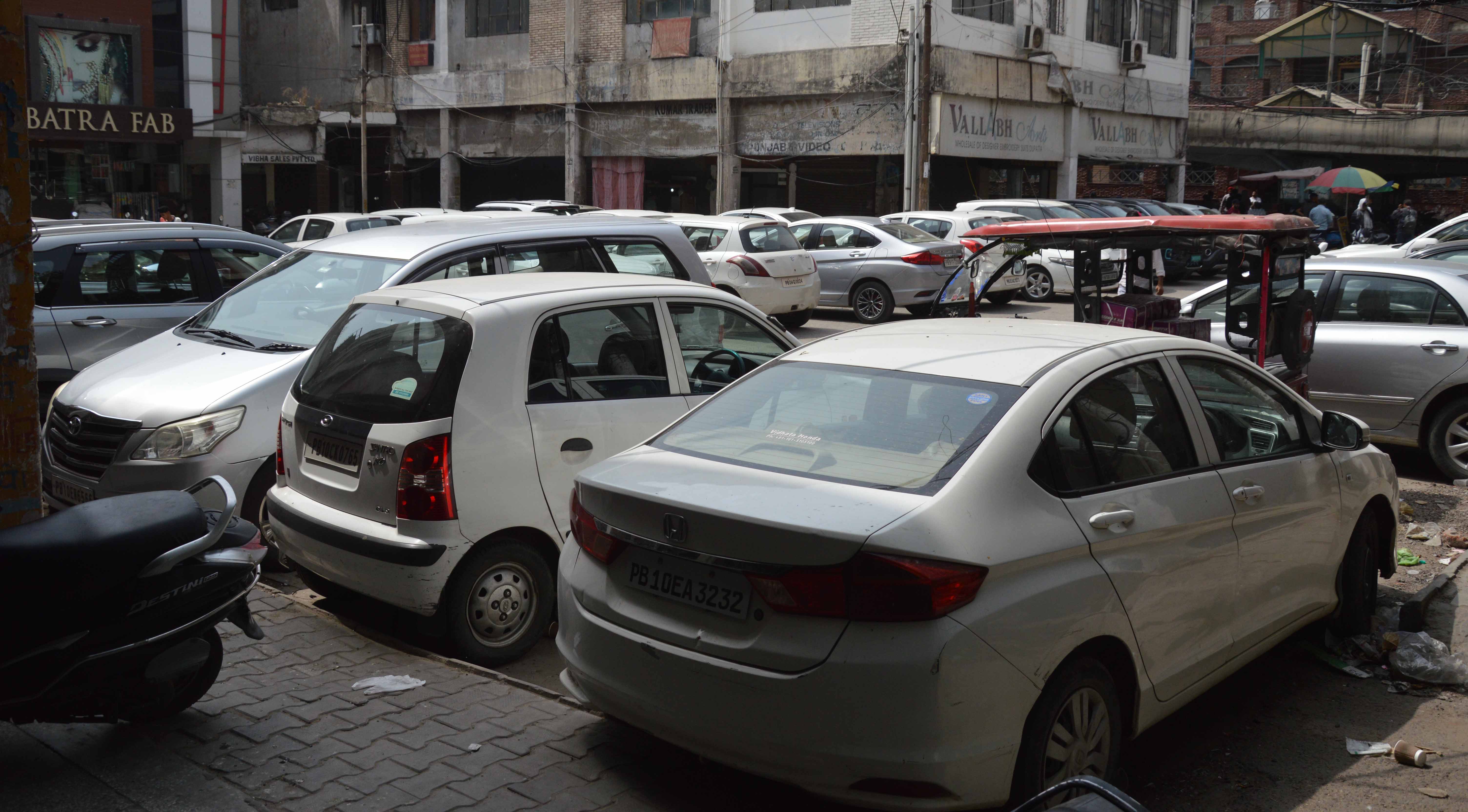 Market panel chief opposes bidding for mandi parking in Ludhiana