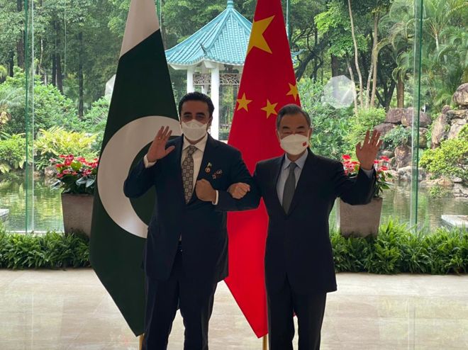 Critical to resolve South Asia disputes: Pakistan FM in China