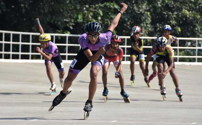 Schoolkids skate to glory in Mohali