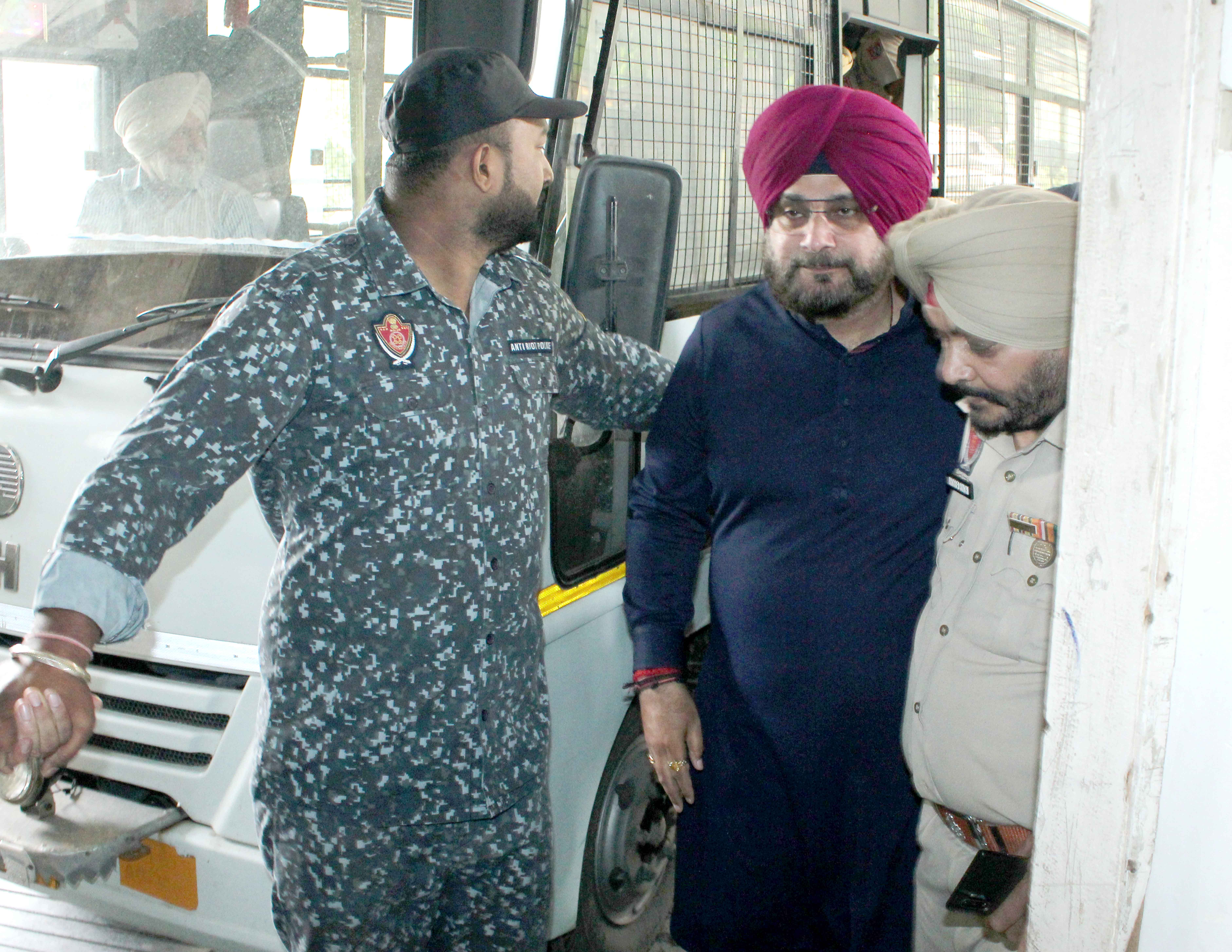 Low-fat, high-fibre diet suggested for Navjot Singh Sidhu