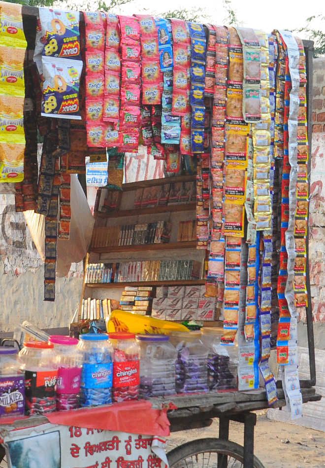 Crackdown on illegal sale of tobacco in Mohali, 100 challaned