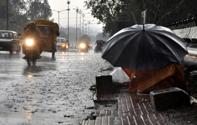 Houses collapse in Delhi after heavy rain