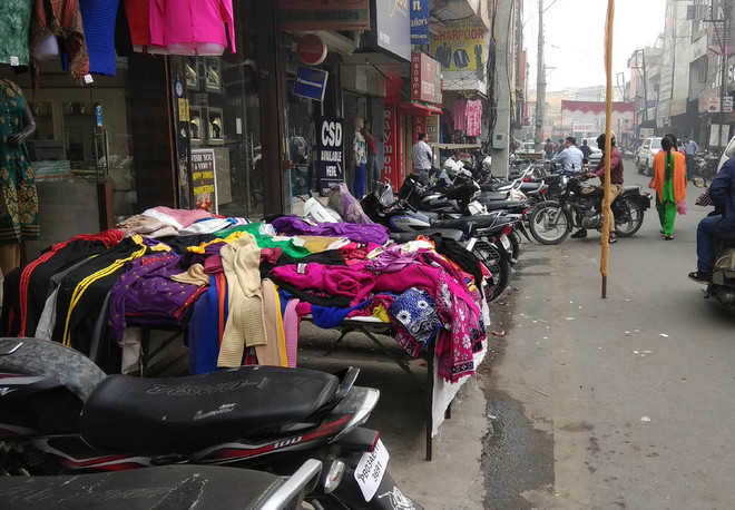 Encroachments galore at markets in Jhajjar, Bahadurgarh