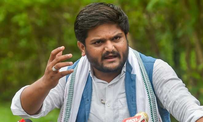 Hardik Patel removes Congress reference from Twitter