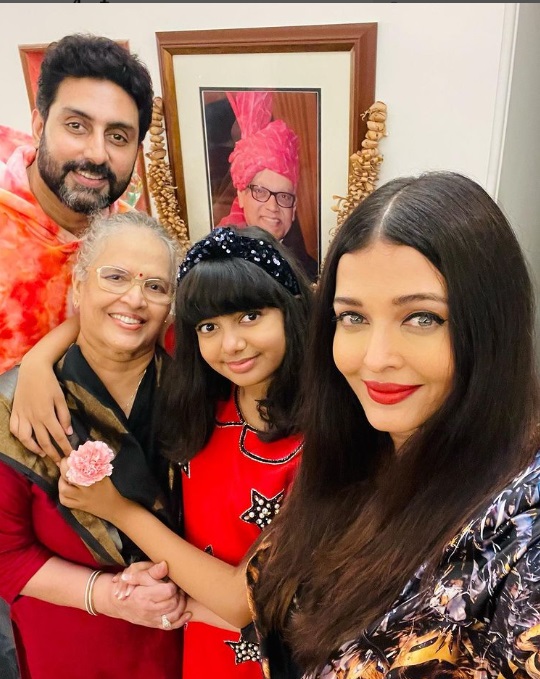 Aishwarya Rai Sexy Nude Fhoto - Aishwarya Rai Bachchan celebrates mom Brindya Rai's birthday with family;  pics inside : The Tribune India