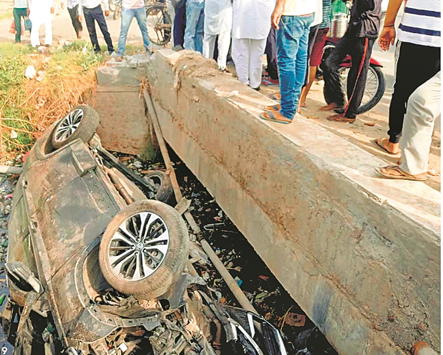 Patiala: 2 brothers killed as car falls into nullah on Devigarh road