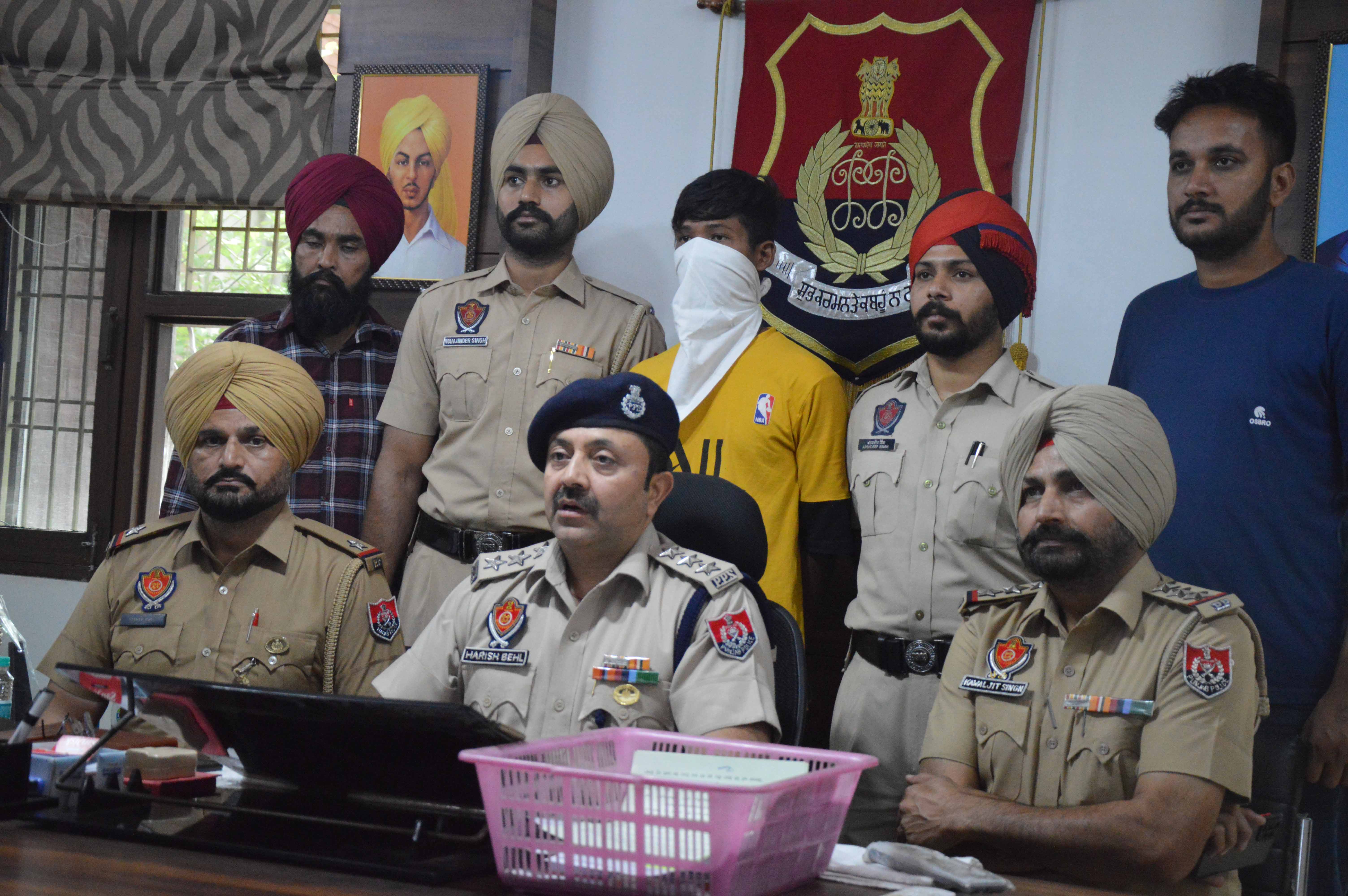 Thief held, 8 mobiles recovered in Ludhiana