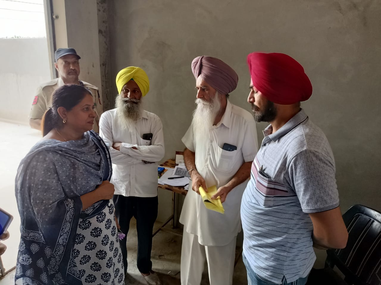 MLA Chhina conducts surprise checking at Lohara patwarkhana
