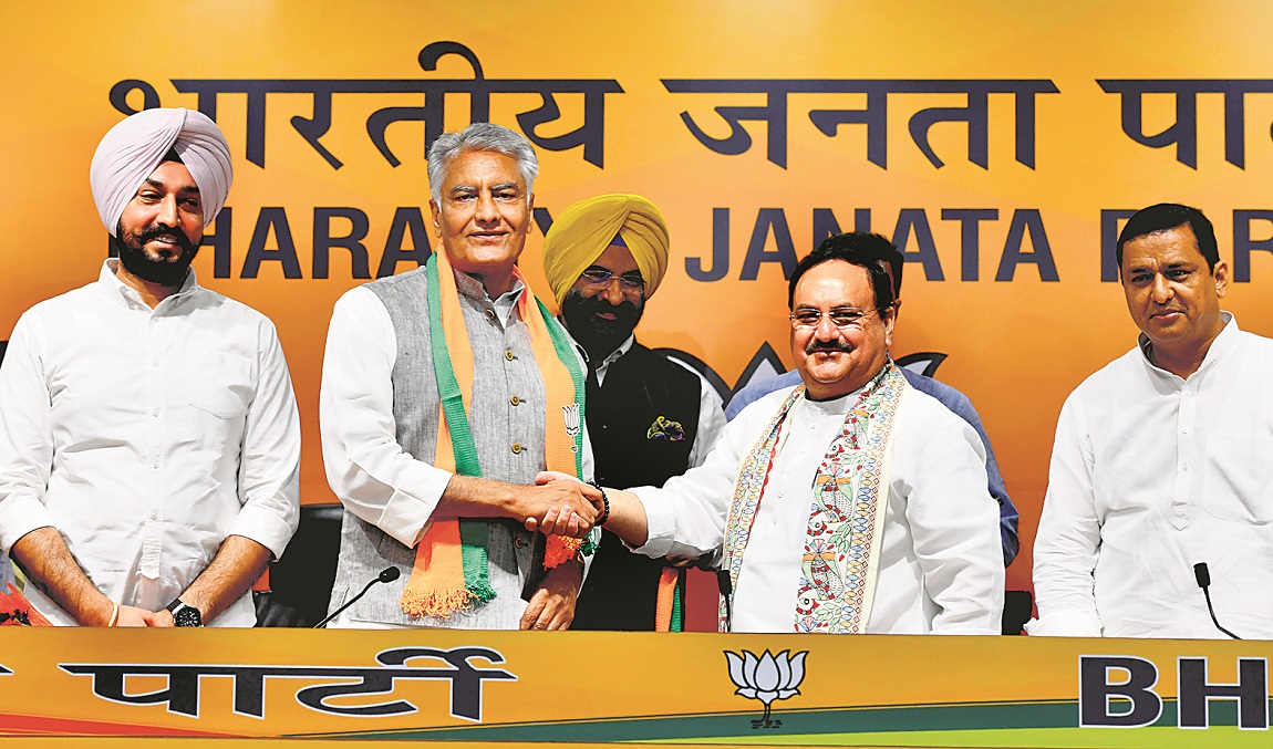 Sunil Jakhar joins BJP, likely to get key role in Punjab