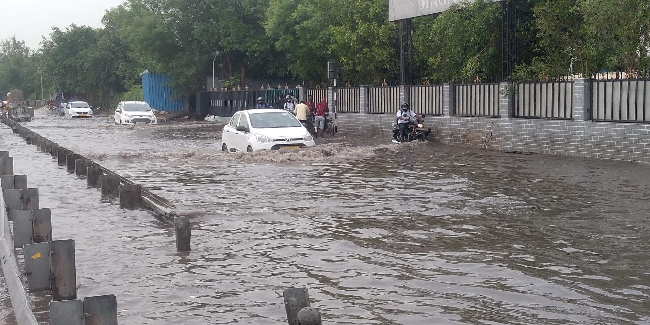 Heavy rain leads to traffic snarls, waterlogging in Gurugram