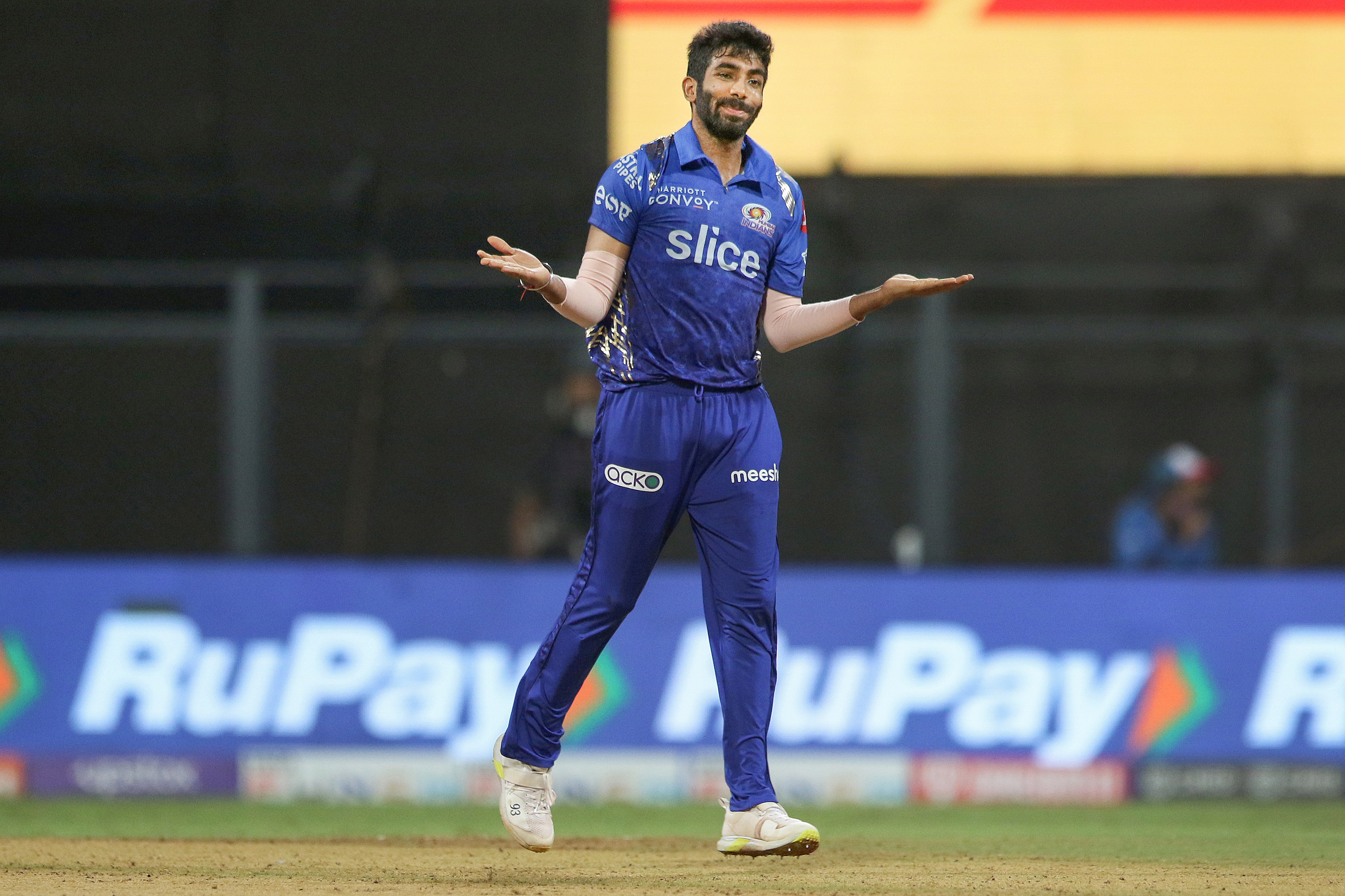 Royal Challengers Bangalore seal last playoff berth after Mumbai Indians beat Delhi Capitals by five wickets