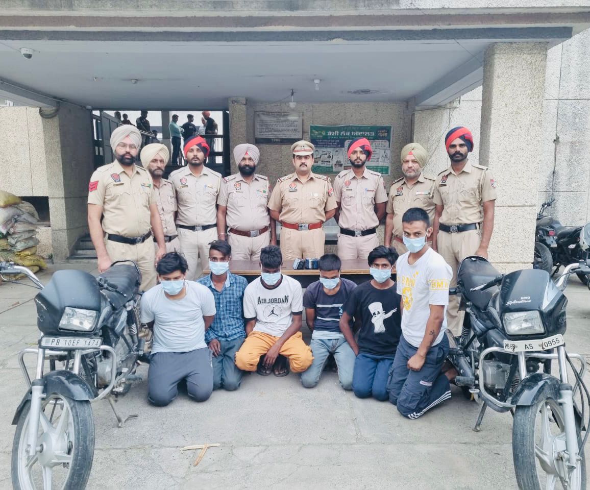Mohali: Juvenile among 7 held with 24 phones, 2 bikes
