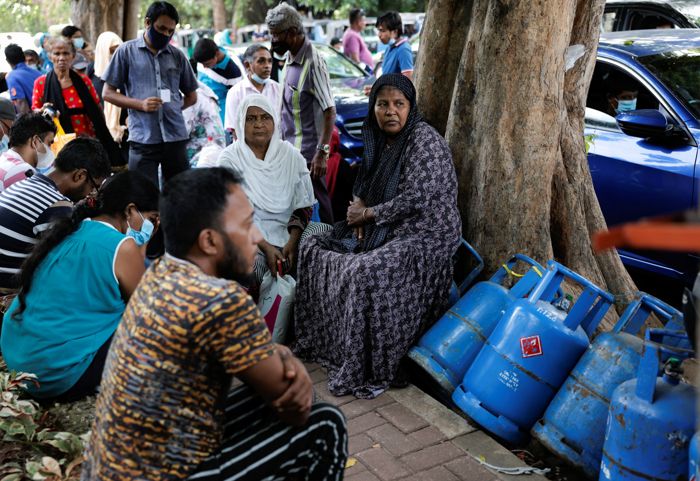 1,500 arrested in Sri Lanka for anti-govt clashes that killed 10