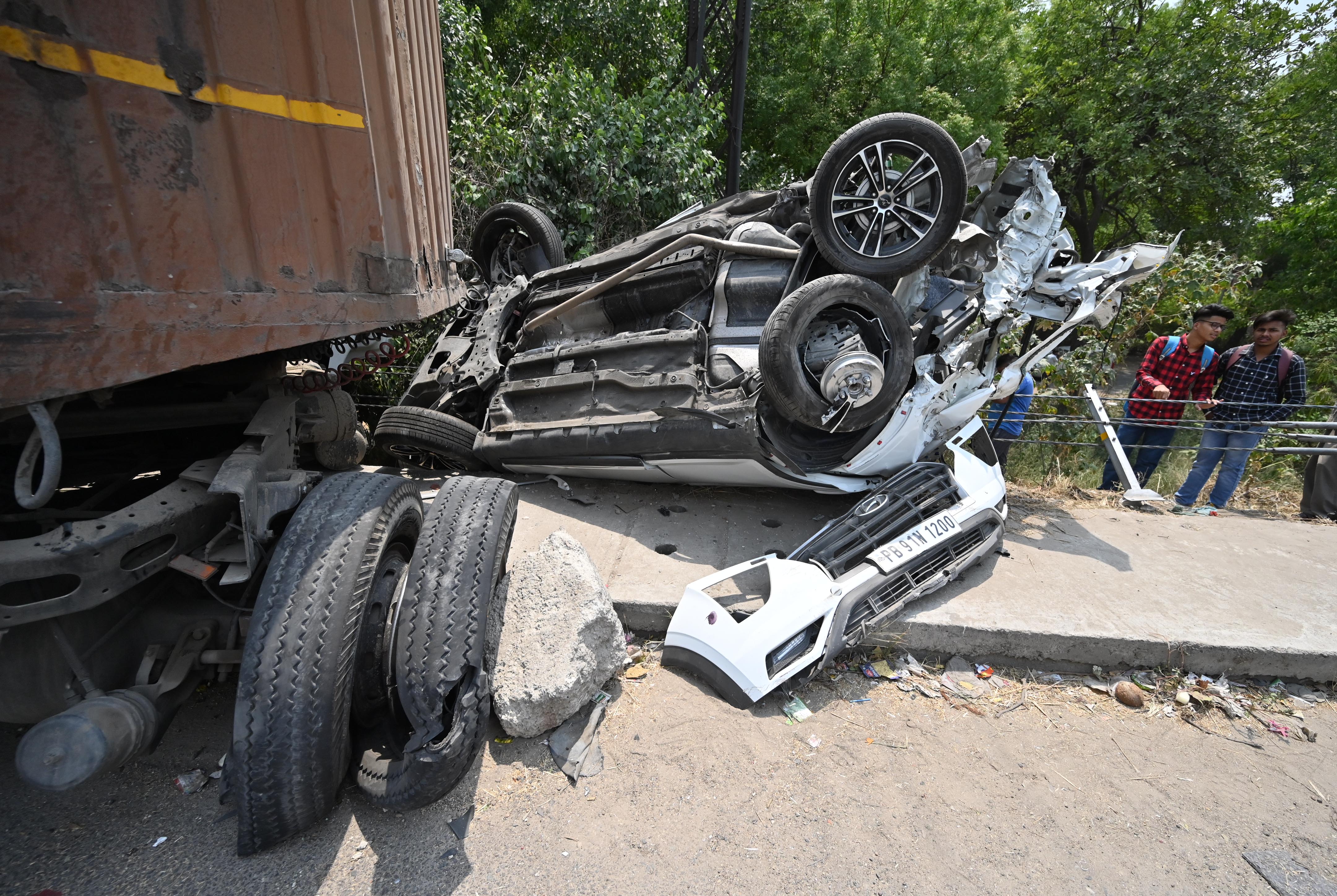 Man injured as truck rams into car on expressway in Ludhiana