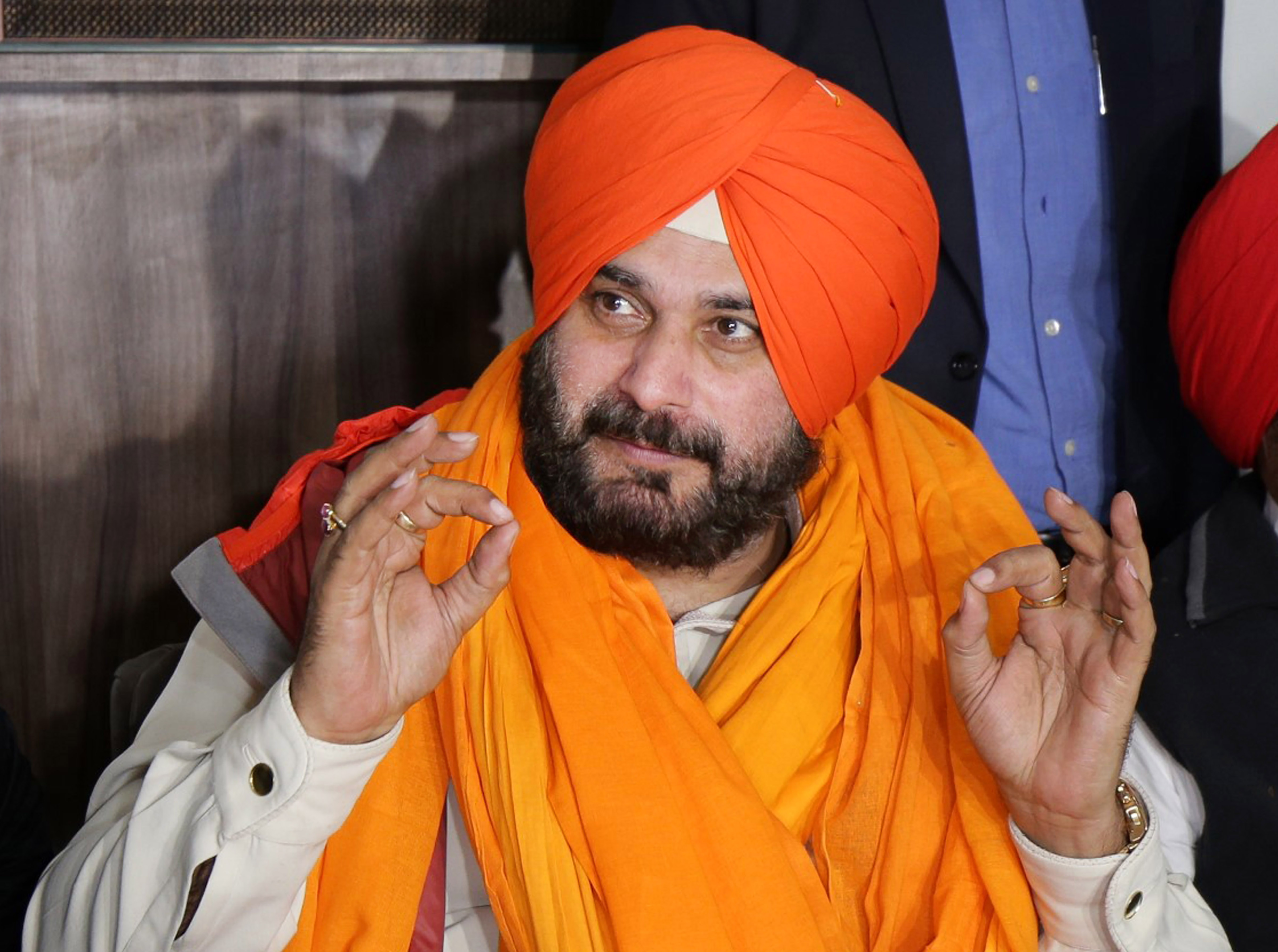Navjot Sidhu to surrender in Patiala court today after SC sentences him to one-year jail