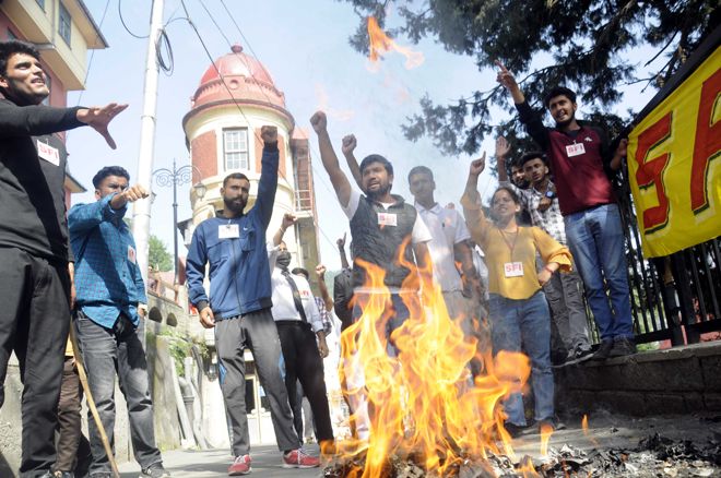 Agnipath scheme: SFI burns PM Modi's effigy