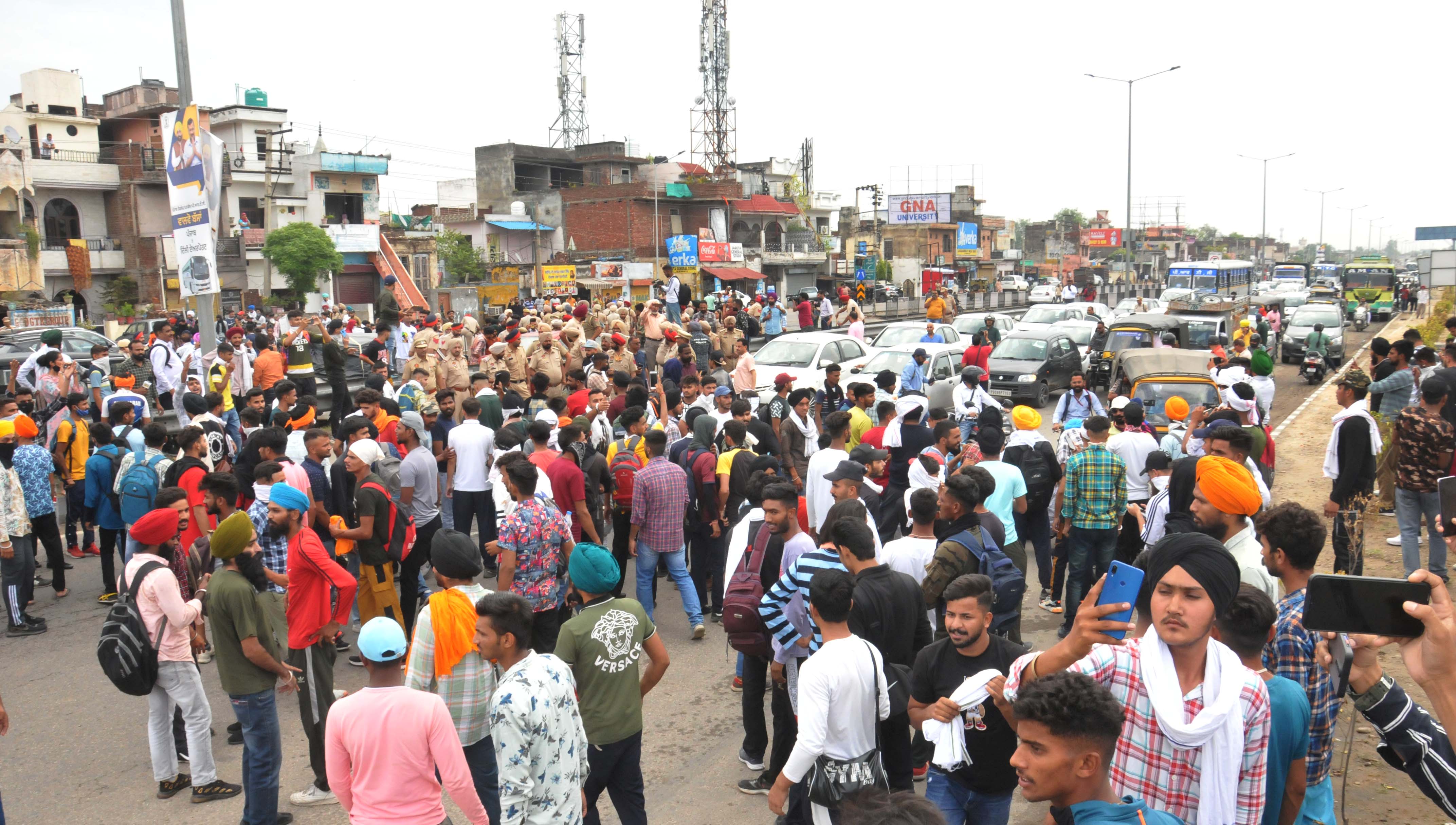 Aspirants block Jalandhar-Delhi highway for over 5 hours