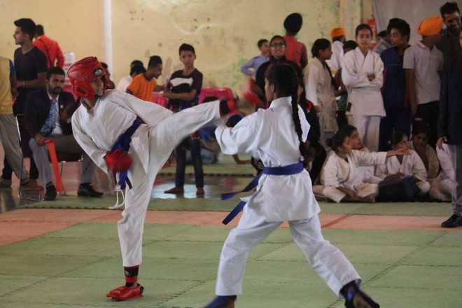5 from Chandigarh bag karate medals