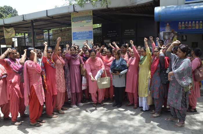 Government stops Covid allowance, ASHA workers up in arms