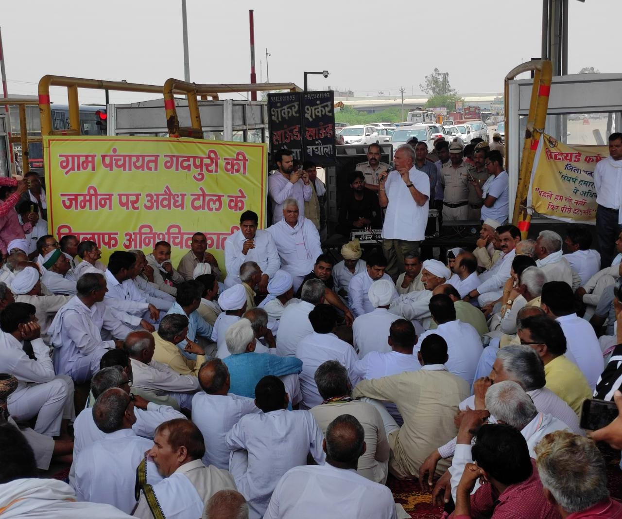 Deadlock over Palwal toll continues