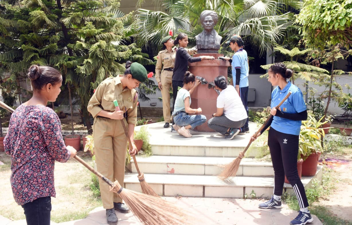 Cleanliness drive by NCC cadets
