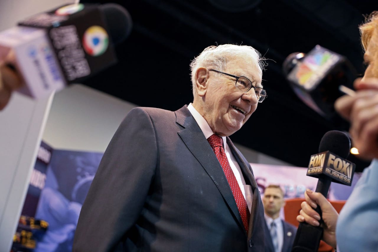 Warren Buffett charity lunch fetches winning bid of $19 million