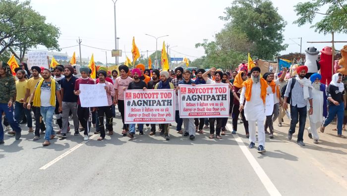 Delhi Congress holds protest against Agnipath scheme