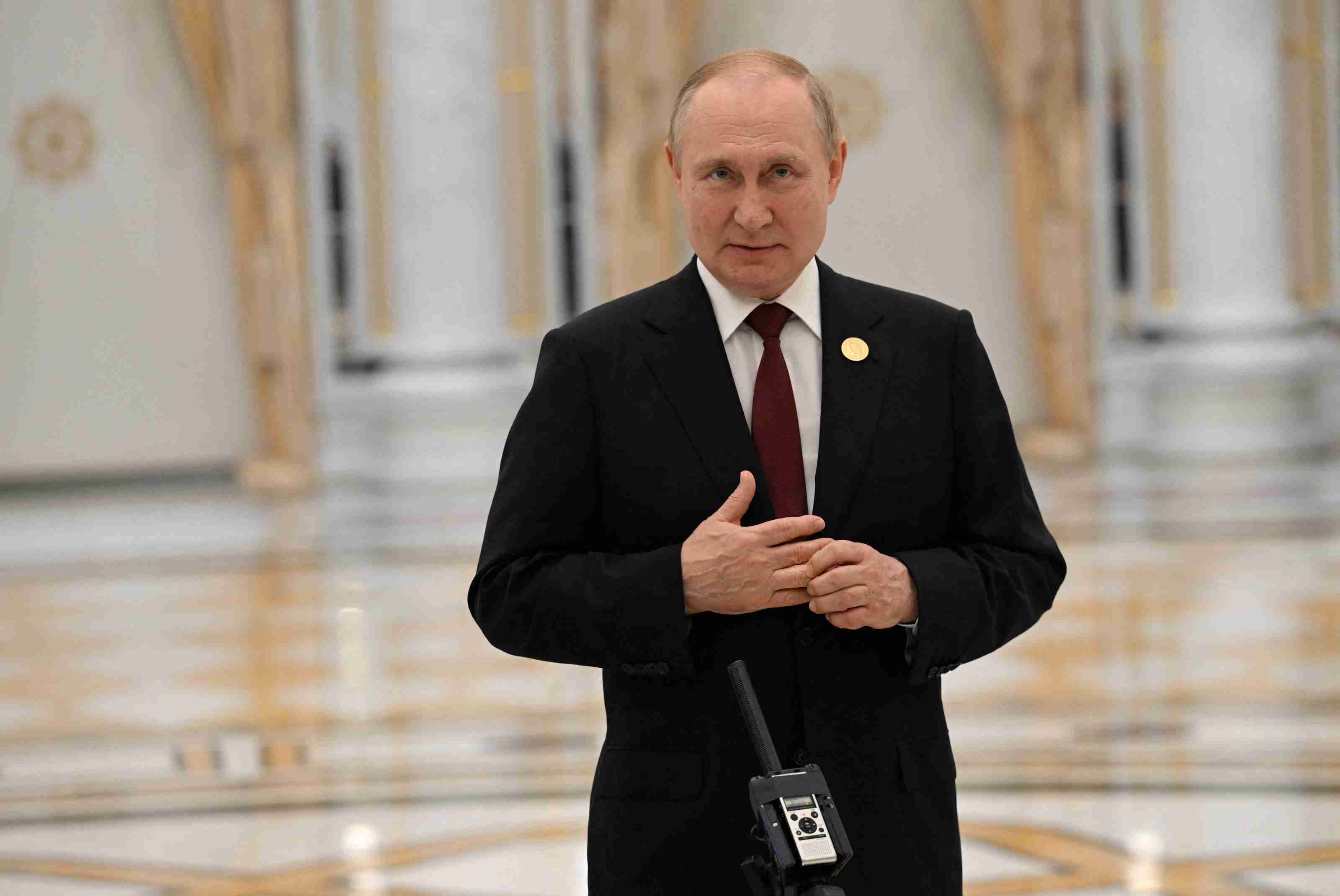 It would be ‘disgusting’ to see Boris Johnson ‘naked’: Putin
