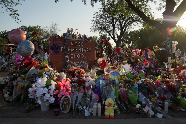 Texas police: School door shut but didn't lock before attack