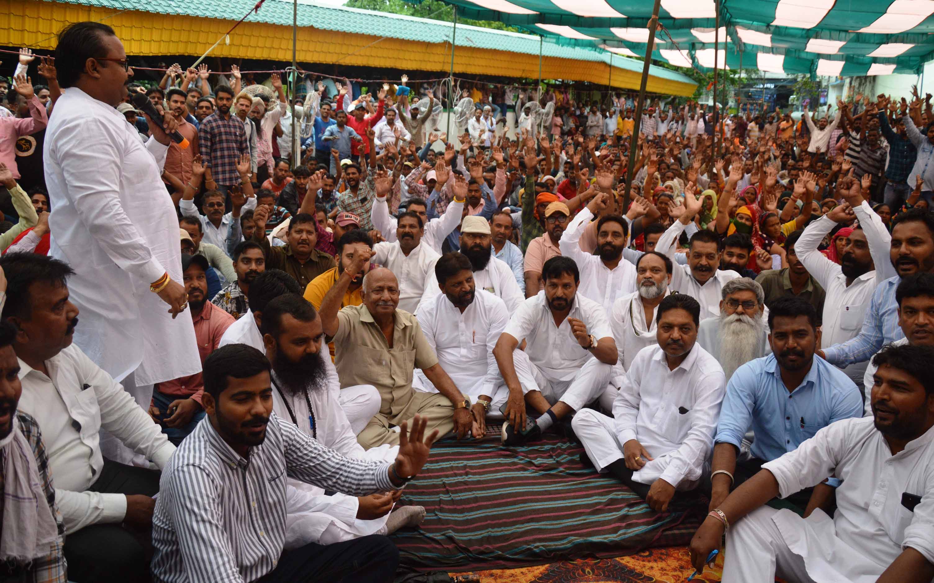 Ludhiana: Sanitary staff demand regular jobs, stage stir