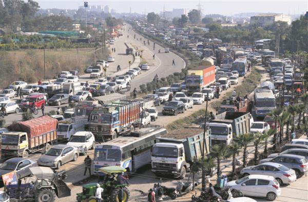 Traffic jams: Mohali Deputy Commissioner visits Bhankarpur lights
