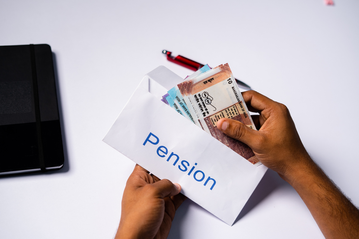 ‘Implement old pension scheme’