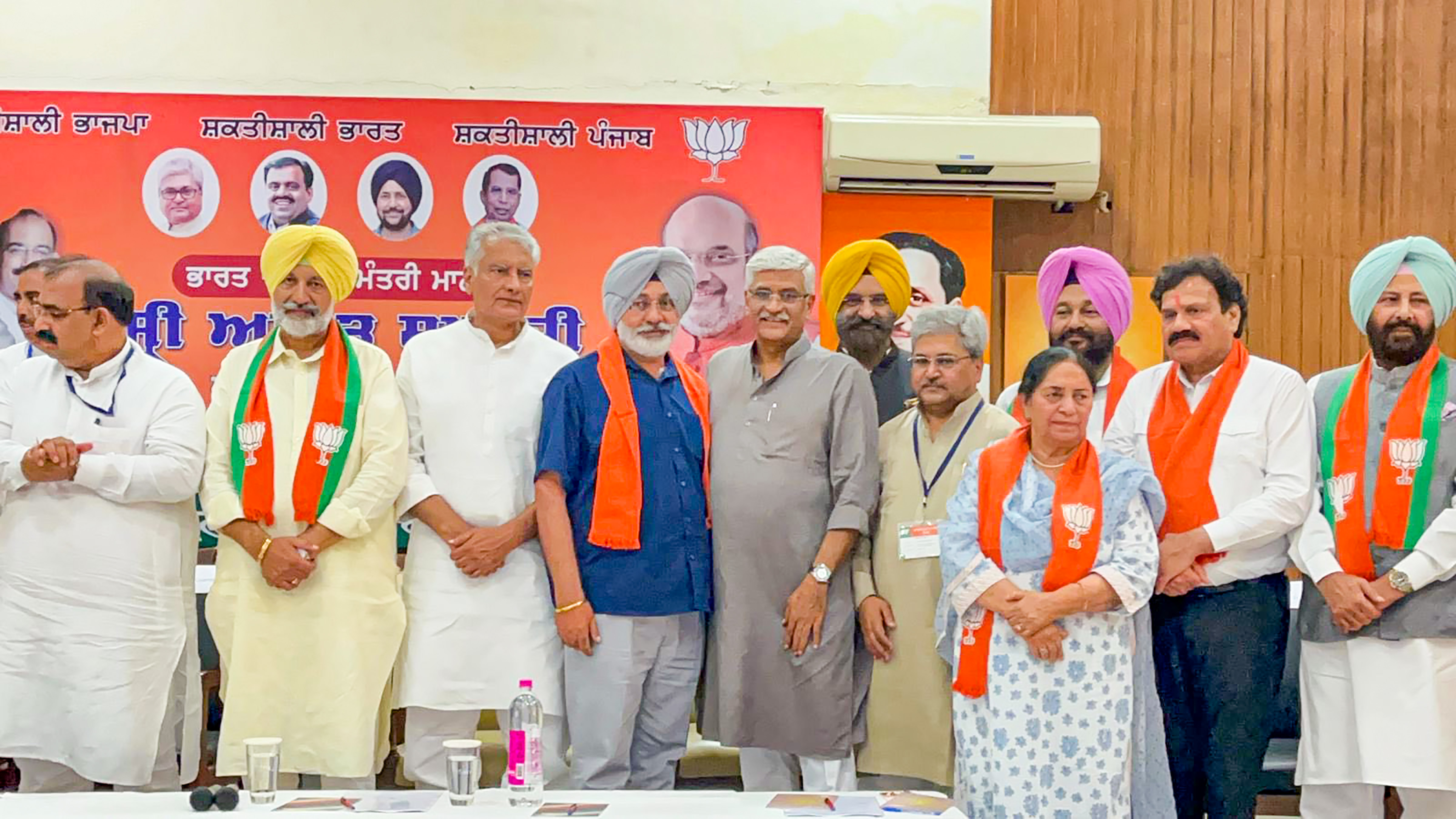 5 key Punjab Congress leaders join BJP in Amit Shah's presence; 'betrayed their mother for greener, nay, saffron pastures', says PCC chief