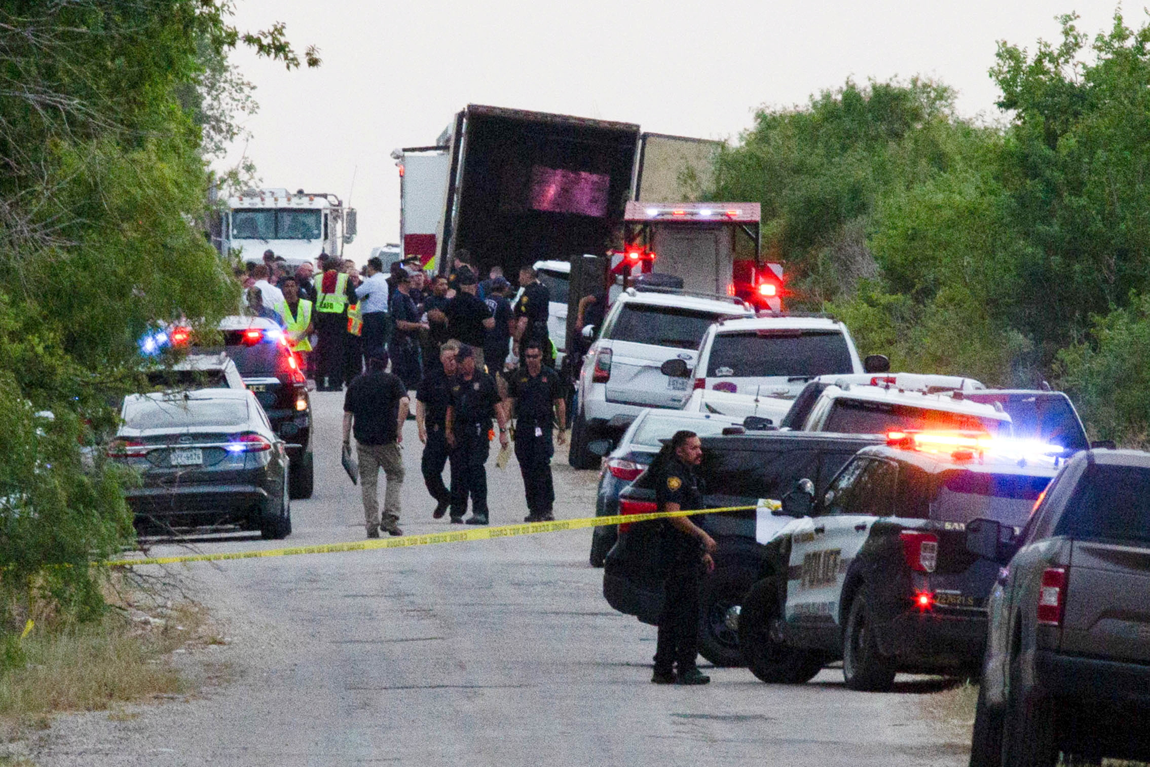 50 illegal immigrants die in trailer abandoned in Texas