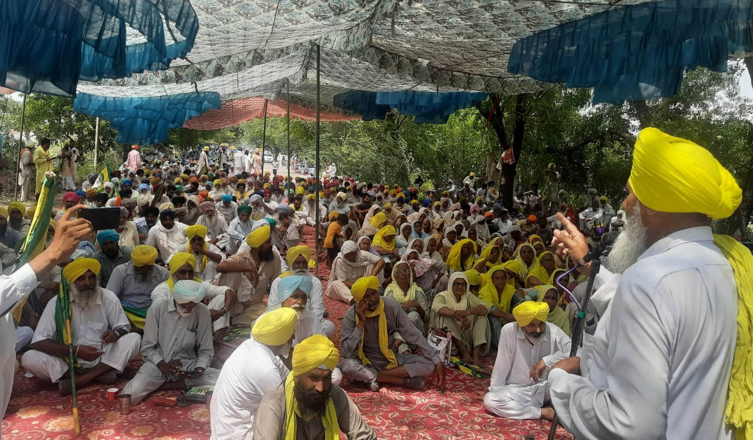 Day after police action, farmers intensify stir in Bathinda