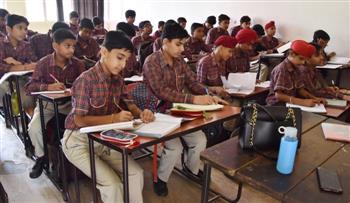 Dist excels in national school education, literacy rankings