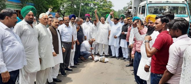 BJP workers hold protest against Kanhaiya's murder