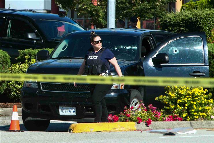 Several victims in Canadian mass shooting, one person in custody
