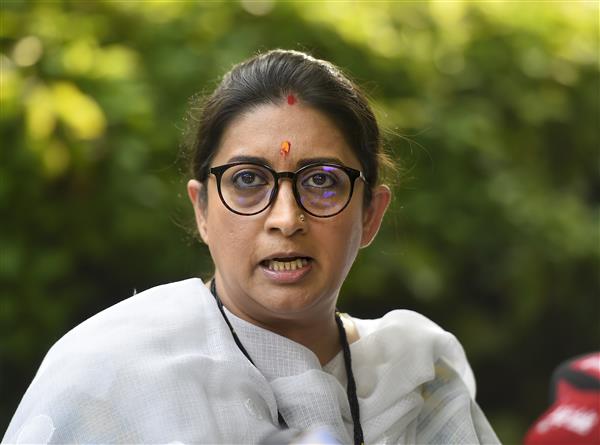 Union Minister Smriti Irani sends legal notice to Congress leaders over remarks on daughter