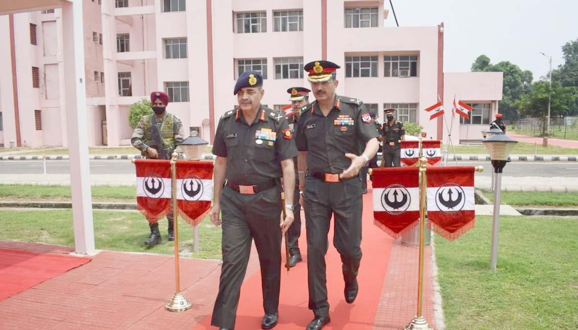Lt Gen Nav K Khanduri visits Vajra Corps in Jalandhar