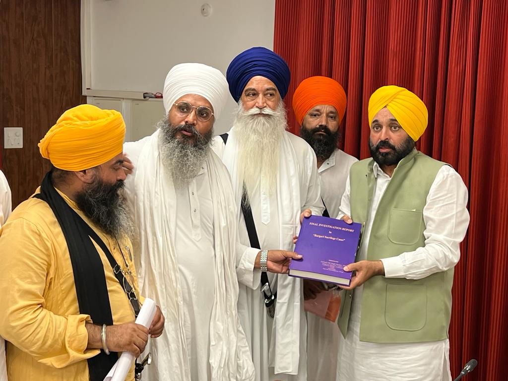 SIT report on Bargari sacrilege cases blames Dera Sacha Sauda; CM Bhagwant Mann hands over report to Sikh leaders