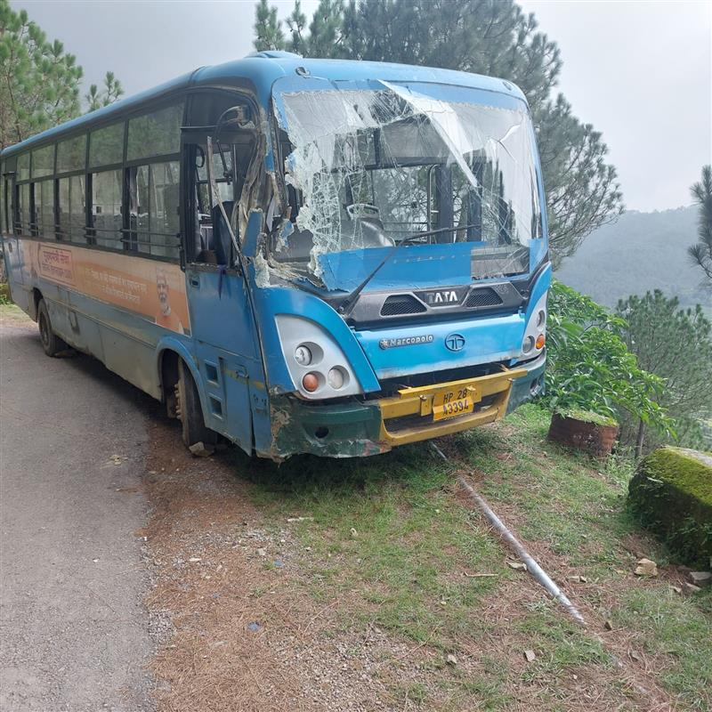 10 hurt in Mandi bus mishap