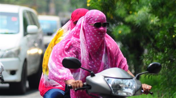 Sikh women without headgear to face helmet challan in Chandigarh