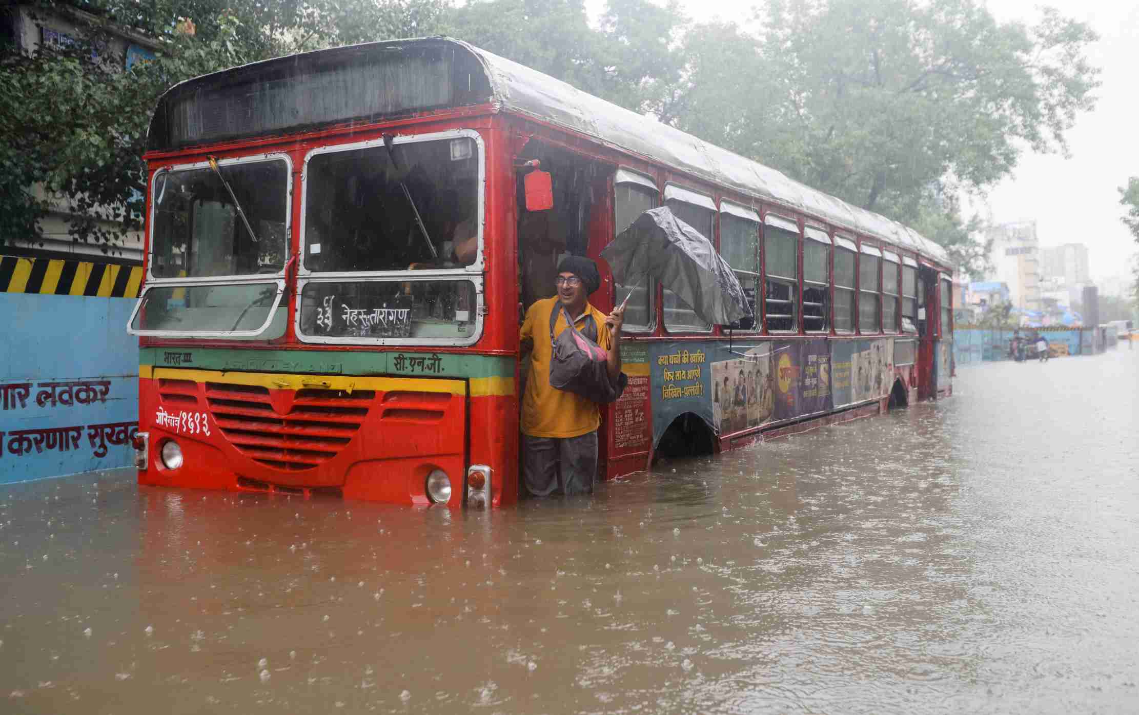 Mumbai faces waterlogging, traffic woes amid downpour; CM Shinde takes stock of situation