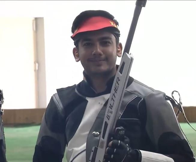 ISSF Shooting World Cup: Aishwary Tomar clinches gold; Haryana's Manu Bhakar misses medal
