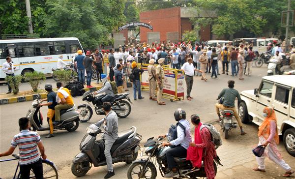Lawyers protest 'VVIP treatment' to Lawrence Bishnoi