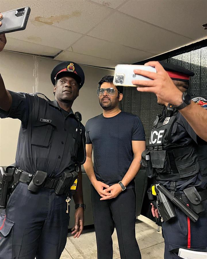 mago piso consultor Kapil Sharma's selfie with Canadian cops has left his fans worried, know why