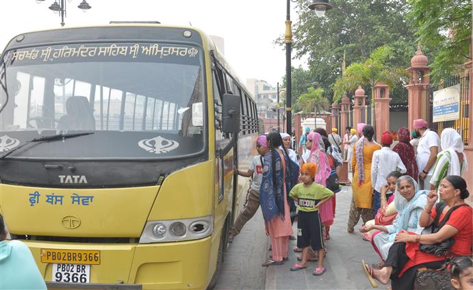 Tourists unaware of SGPC's free yatra service